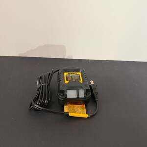 DEWALT DCB1102 12V/20V MAX Lithium-Ion Compact Battery Charger